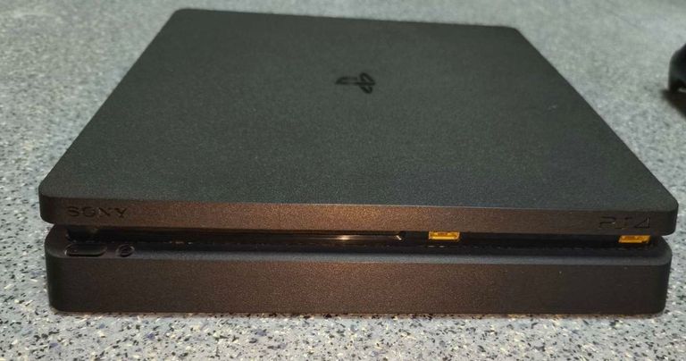 Оголошення  Sony PlayStation 4 Slim 1TB Black Б/У