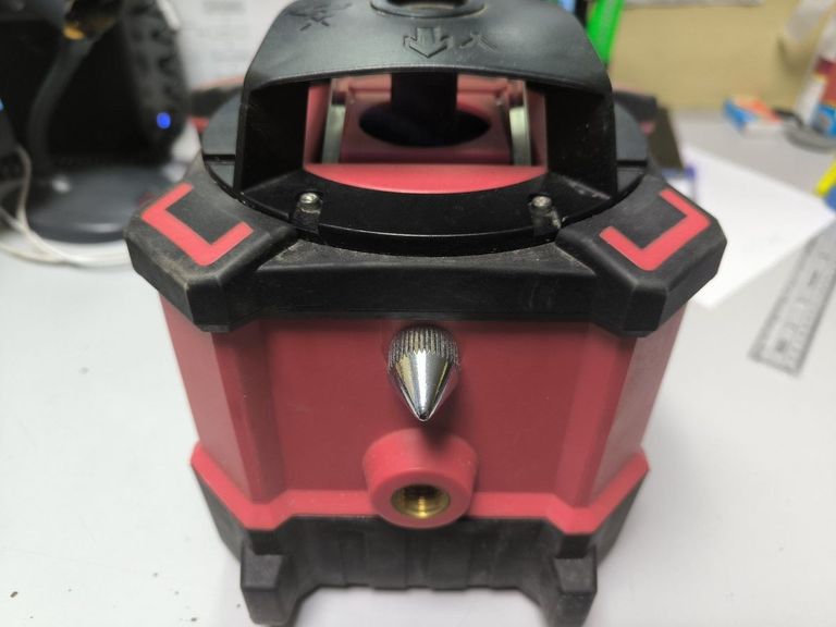 Дешиво Protester HKR2000 с ломбарда