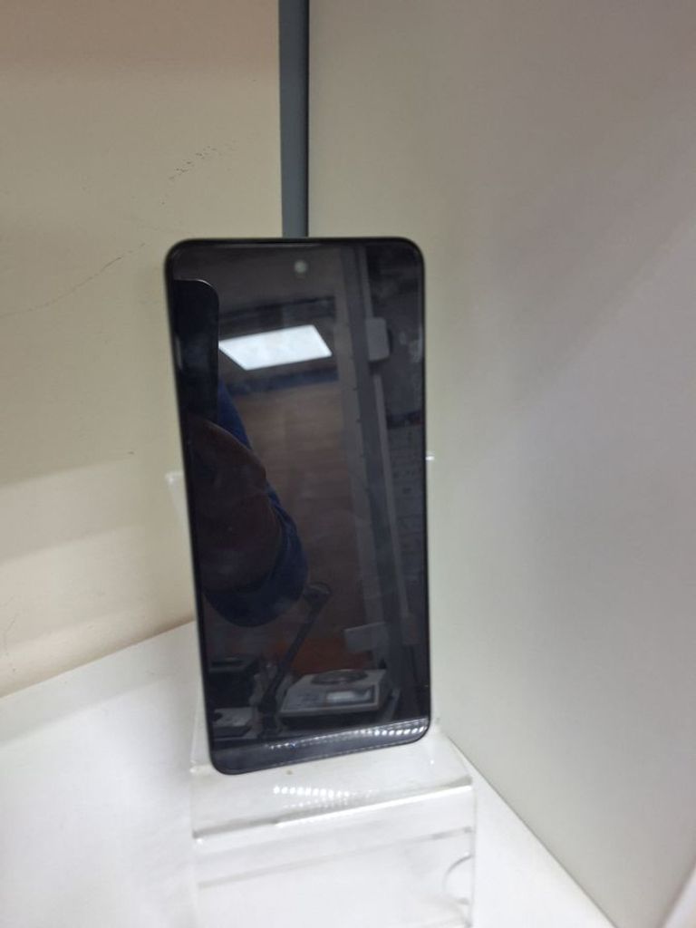 Оголошення Realme 14X 5G 8/256GB Carbon Black Б/У