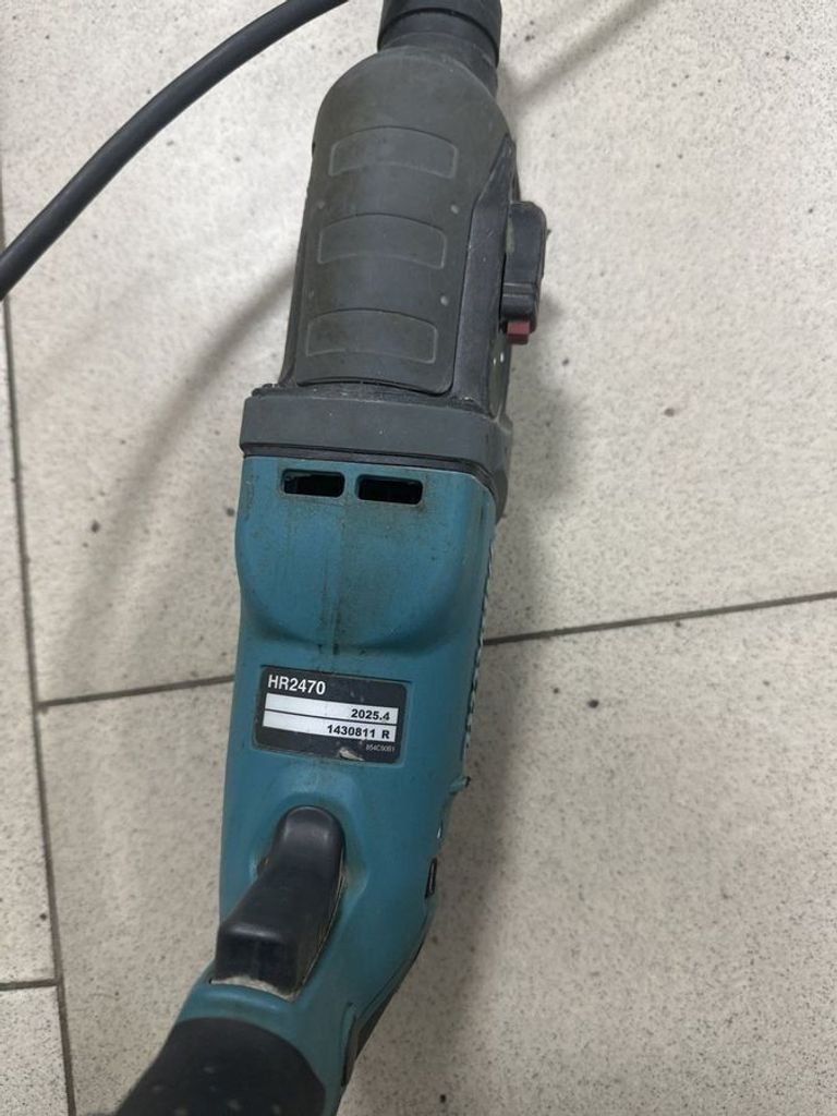 Купити Makita HR2470 Б/У