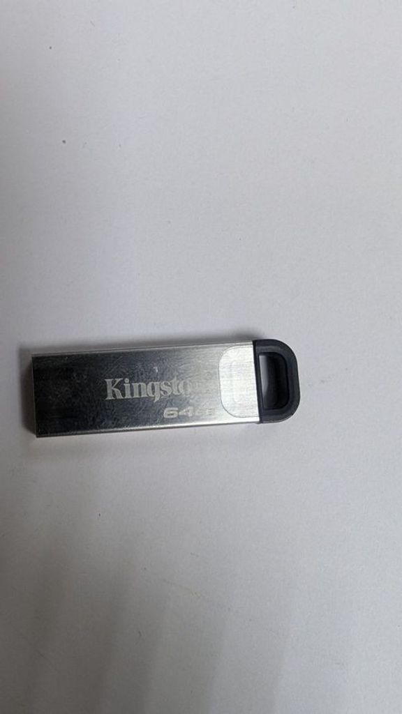 Дешиво Kingston 64gb с ломбарда