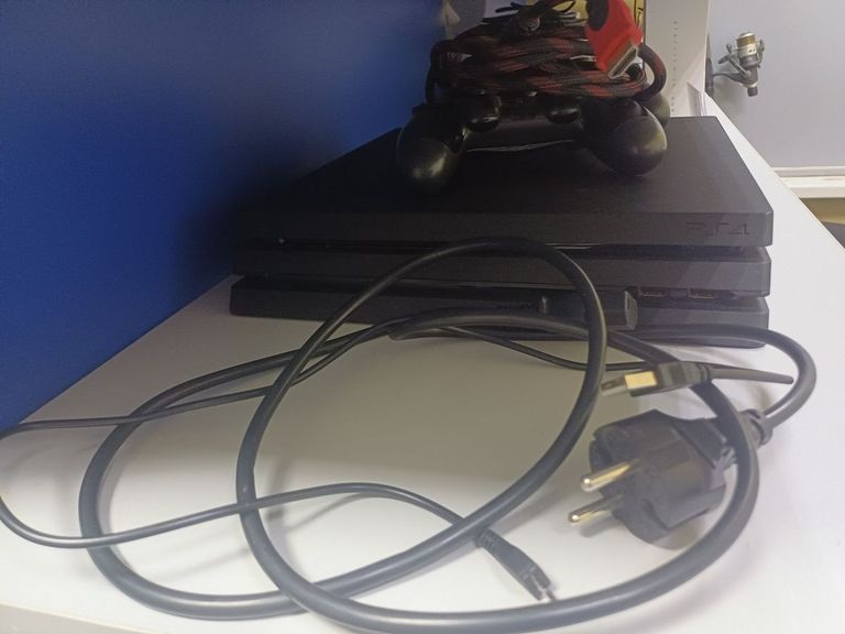 Розпродаж Sony playstation 4 pro 2 контролери, продавець Техноскарб