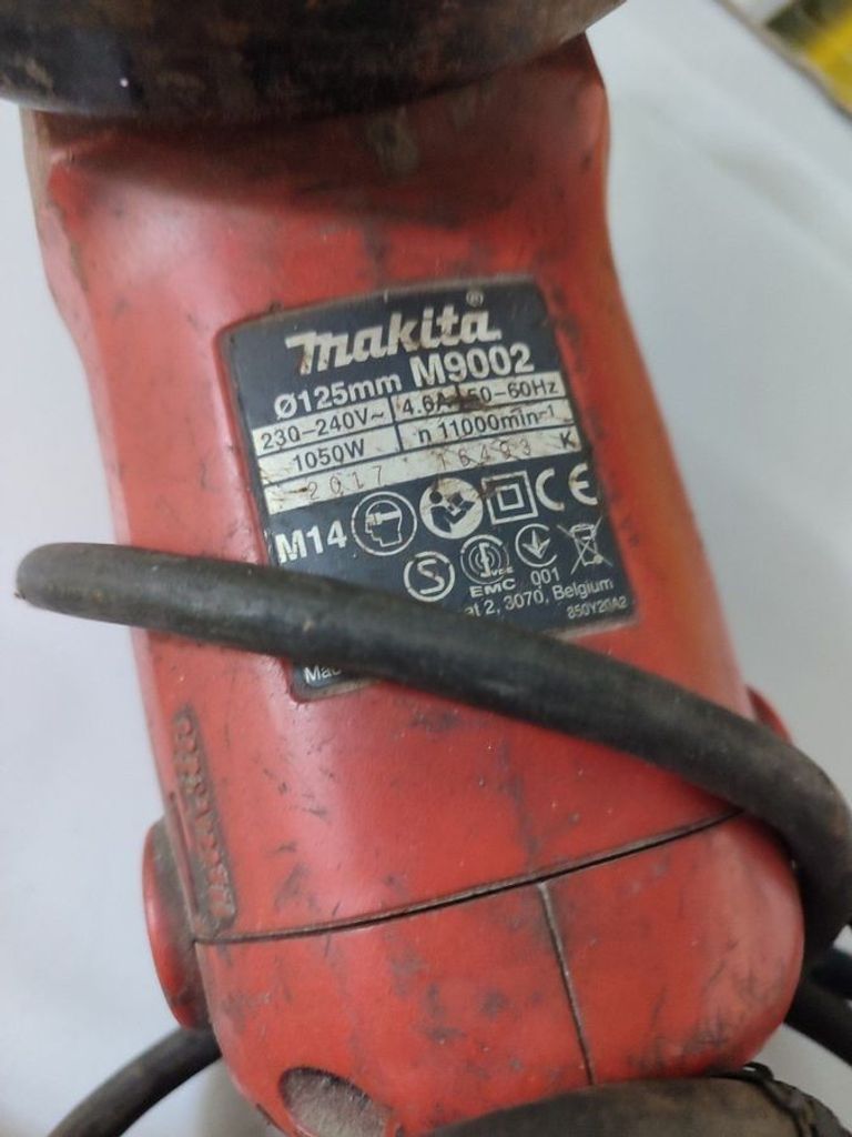 Купить Makita M9002 Б/У