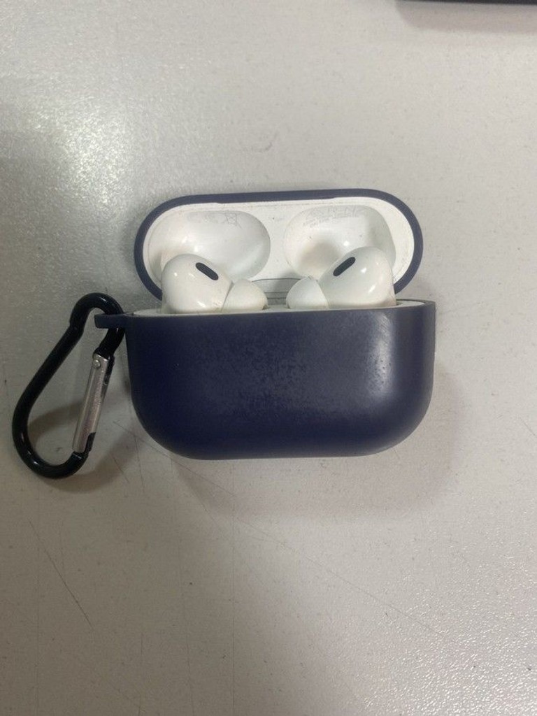 Купить Apple airpods pro 2nd generation with magsafe charging case usb-c Б/У