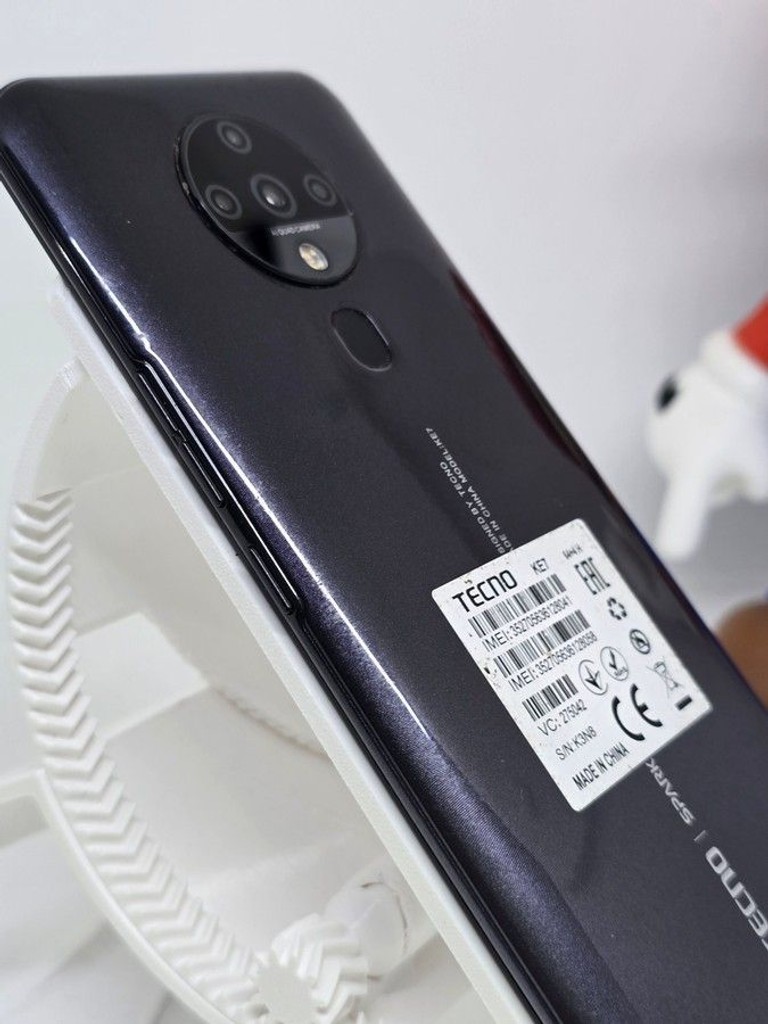 Распродажа Tecno spark 6 ke7 4/64gb, продавец Техноскарб