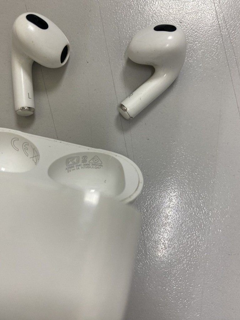 Купити Apple airpods 3rd generation Б/У