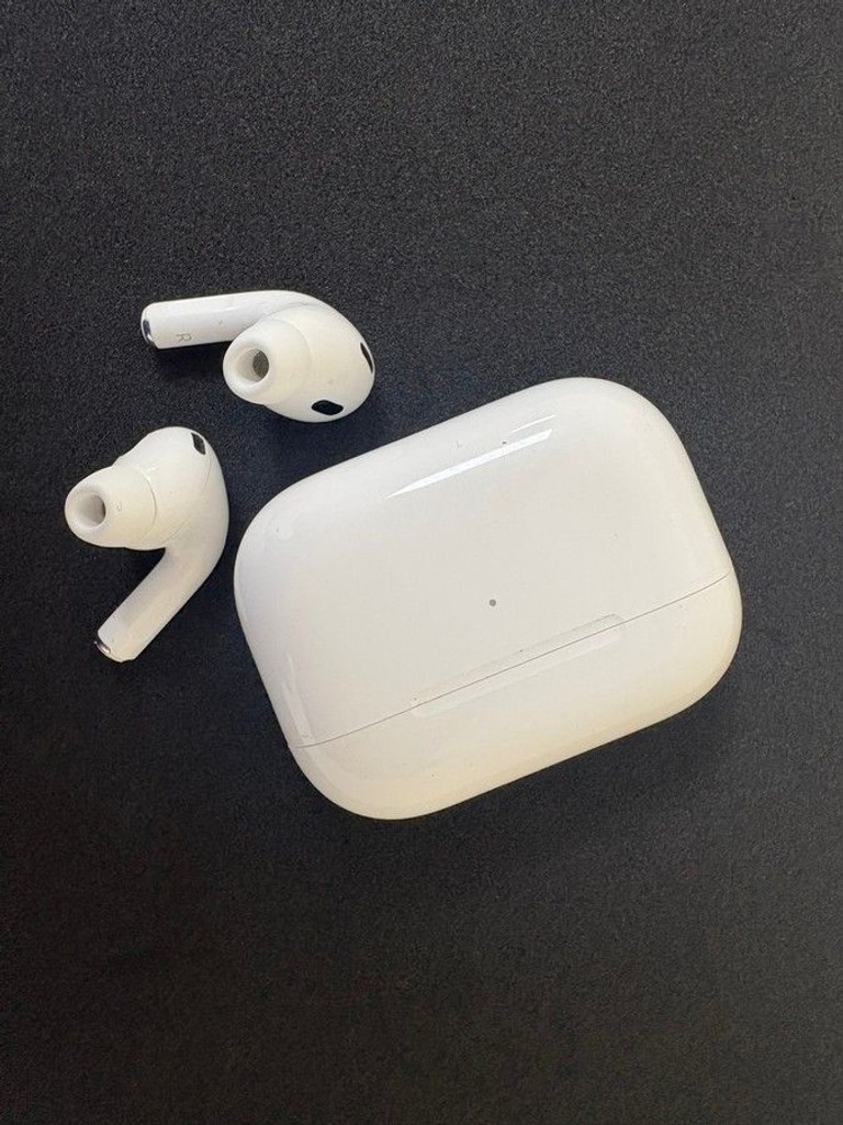 Дешиво Apple airpods pro 2nd generation with magsafe charging case usb-c с ломбарда