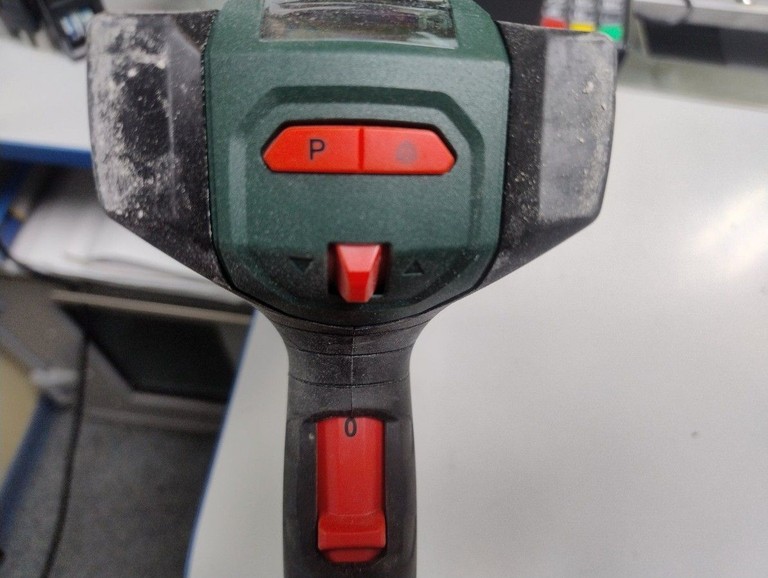 Дешево Metabo hge 23-650 lcd з ломбарду