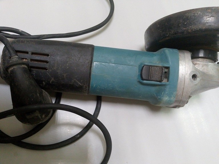 Купити Makita 9558hnr Б/У