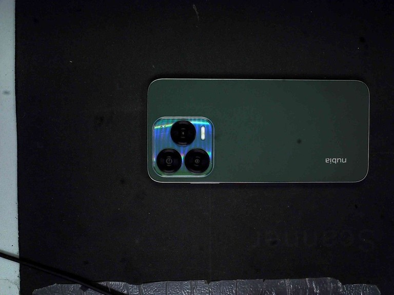 Купити Zte Nubia V70 Design 8/256GB Gray Б/У