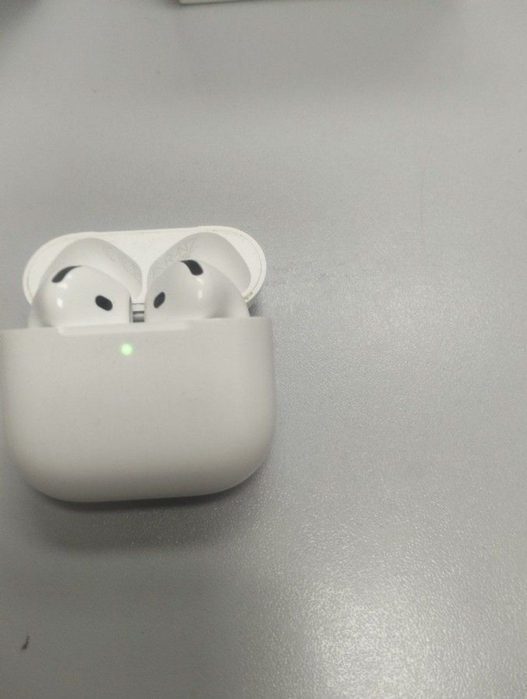 Купити Apple airpods 4 Б/У