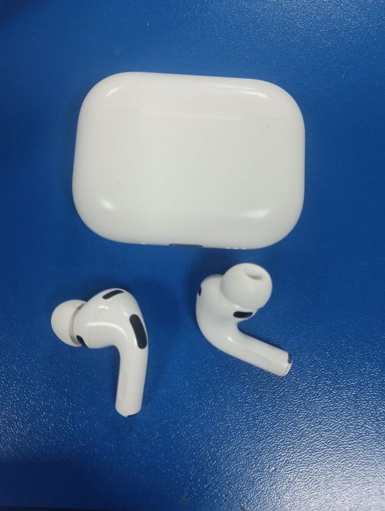 Дешево AirPods Pro 3 з ломбарду