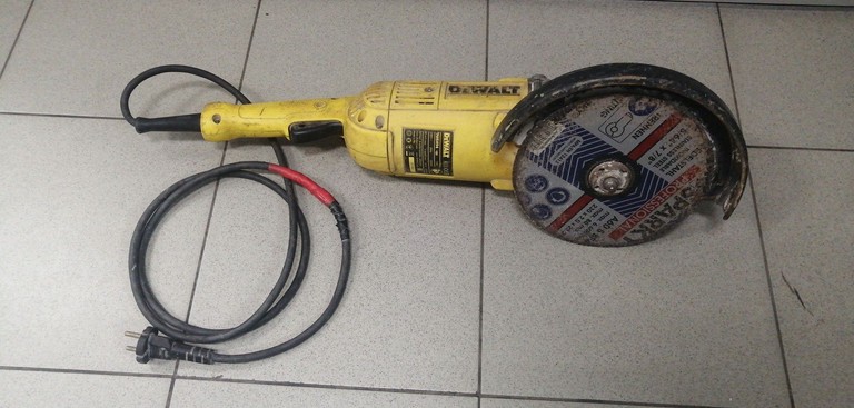 Купити Dewalt DWE494 Б/У
