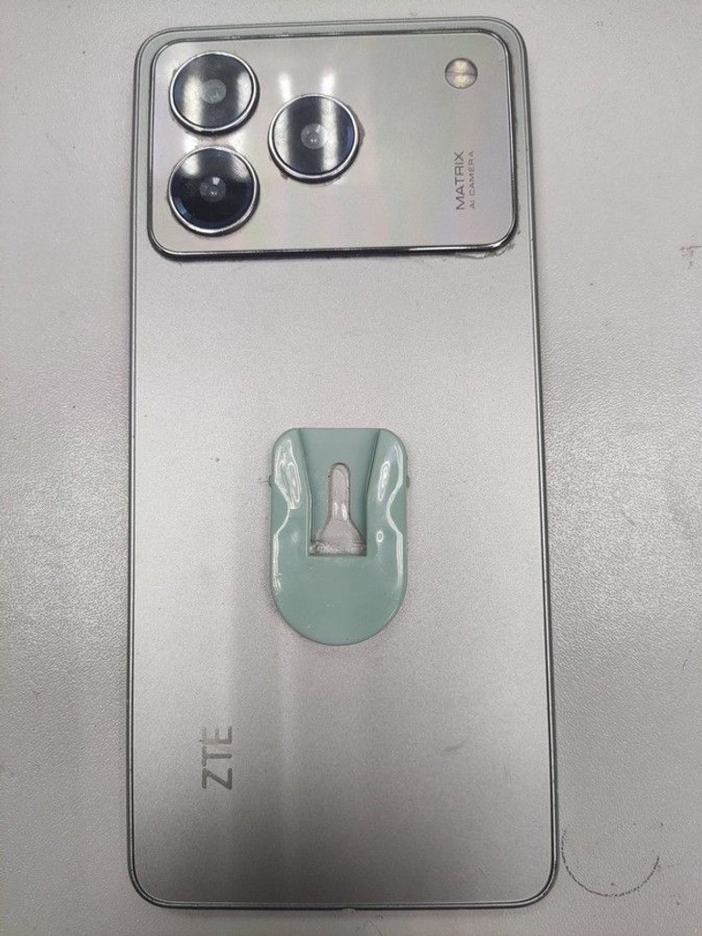 Дешиво Zte Blade A76 4/128GB Gray с ломбарда