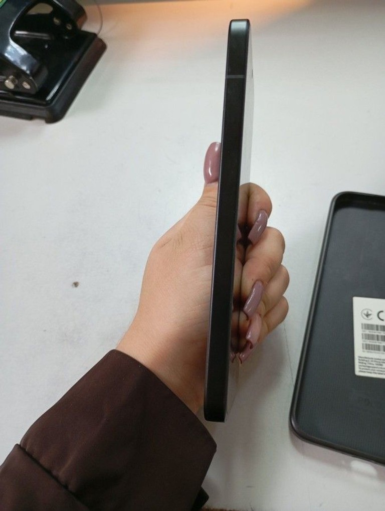Объявление Poco F7 12/512GB Black Б/У