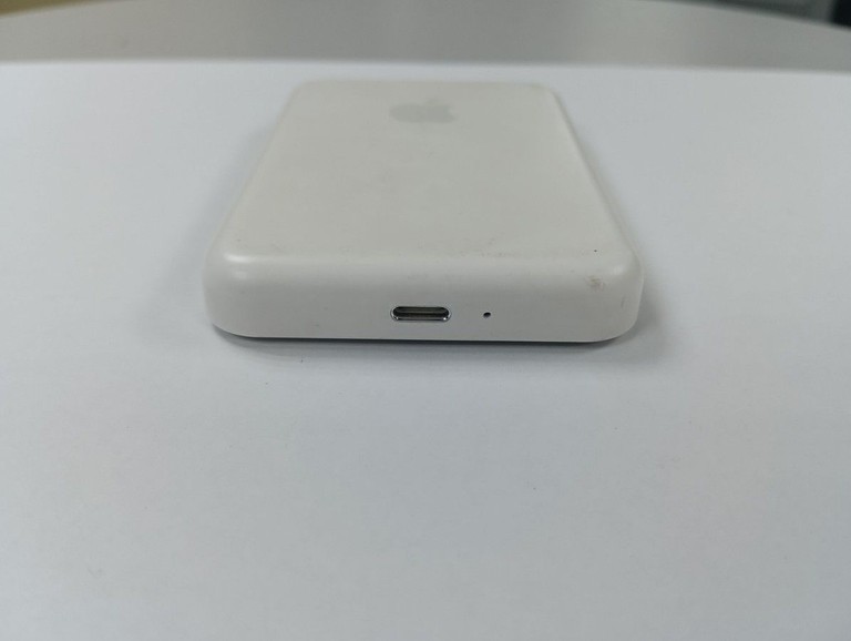 Дешево Apple magsafe battery pack a2384 1460mah з ломбарду