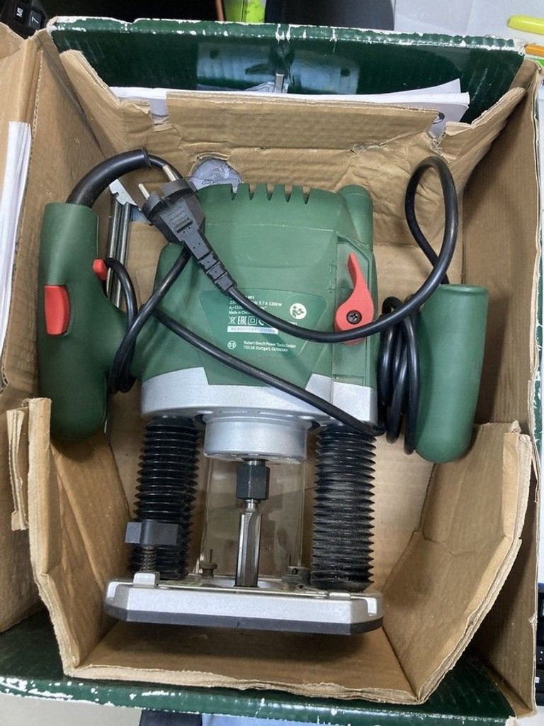 Оголошення Bosch pof 1200 ae Б/У