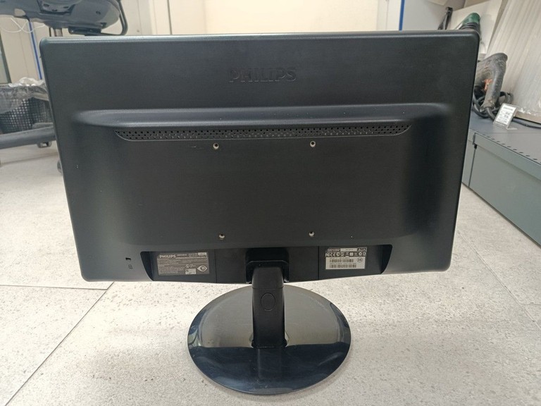 Оголошення Philips 196v3l Б/У