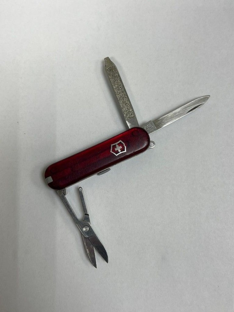 Оголошення Victorinox Classic Sd Alox Colors 0.6221.223G Б/У