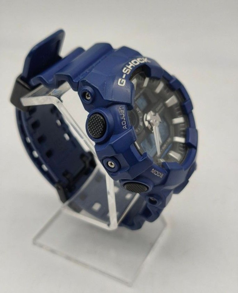 Распродажа Casio G-Shock GA-700UC-8AER, продавец Техноскарб