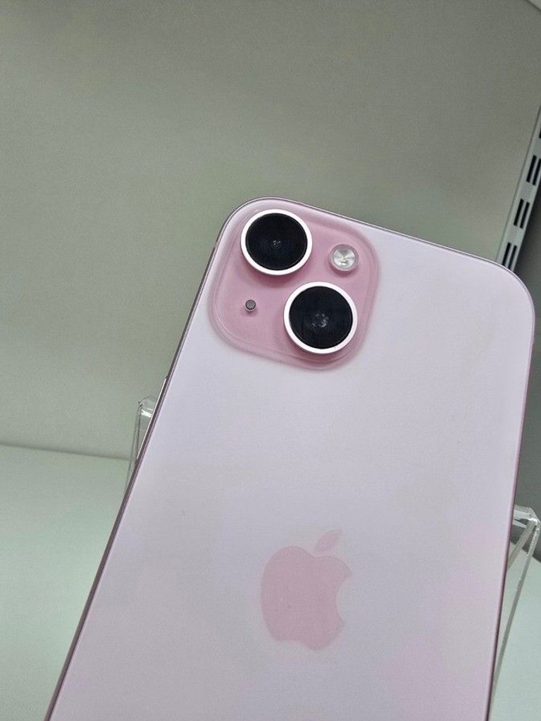 Apple iPhone 15 256GB Green Код:01-201169325. Зображення 5