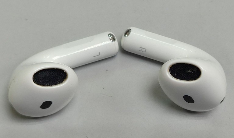 Объявление Apple airpods 4 with active noise cancellation Б/У