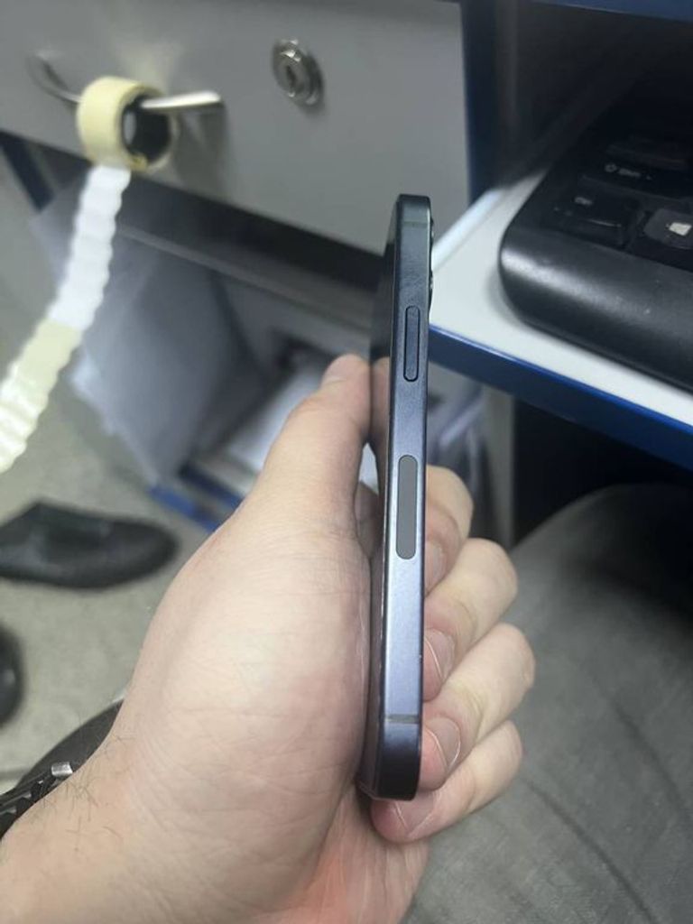 Apple iPhone 12 mini 64GB (PRODUCT)RED Код:01-19075581. Зображення 6