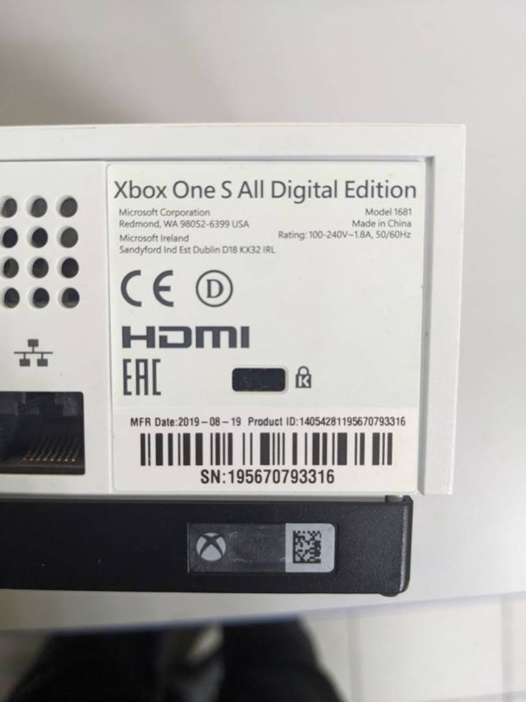 Microsoft Xbox One S 1TB