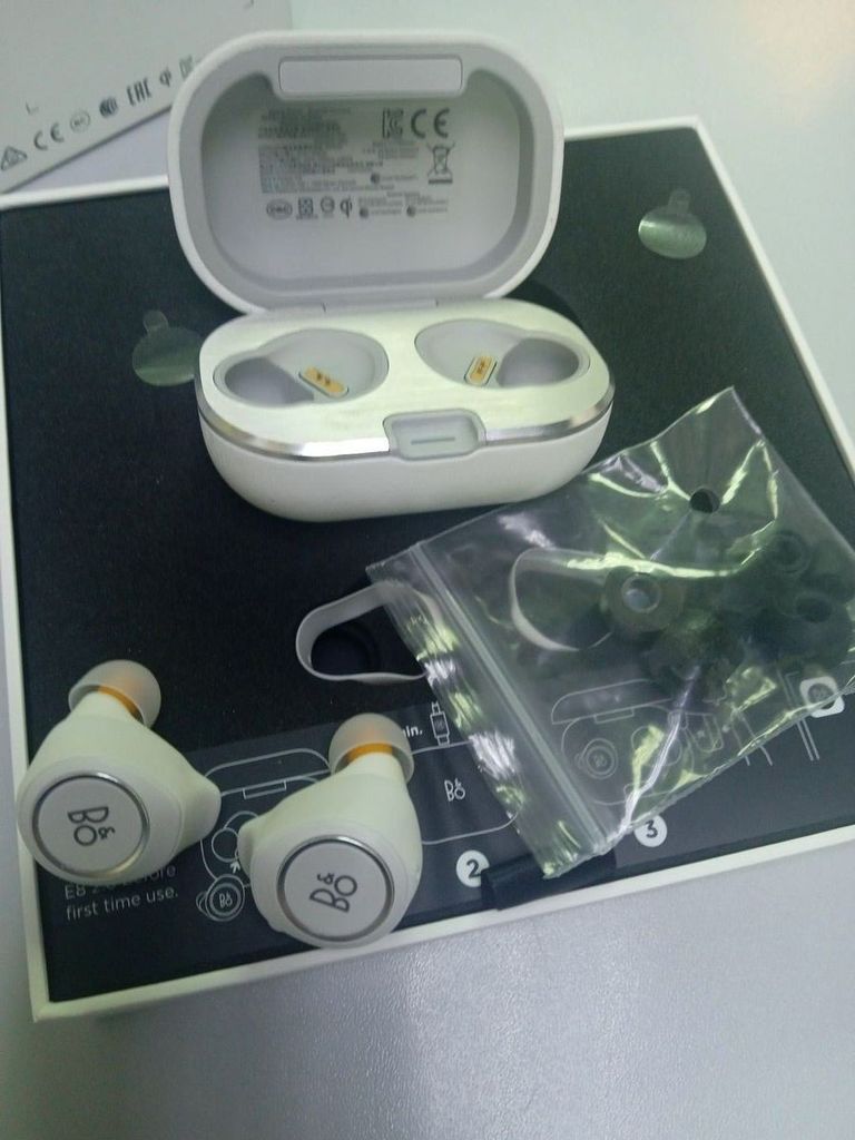 Распродажа Bang & olufsen BeoPlay E8 Black, продавец Техноскарб