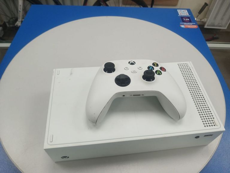 Дешево Microsoft Xbox Series S 512GB (889842651386) з ломбарду