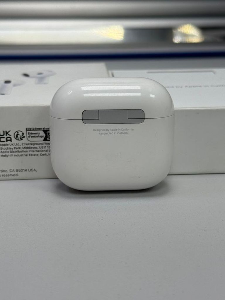 Дешиво Apple airpods 4 with active noise cancellation с ломбарда