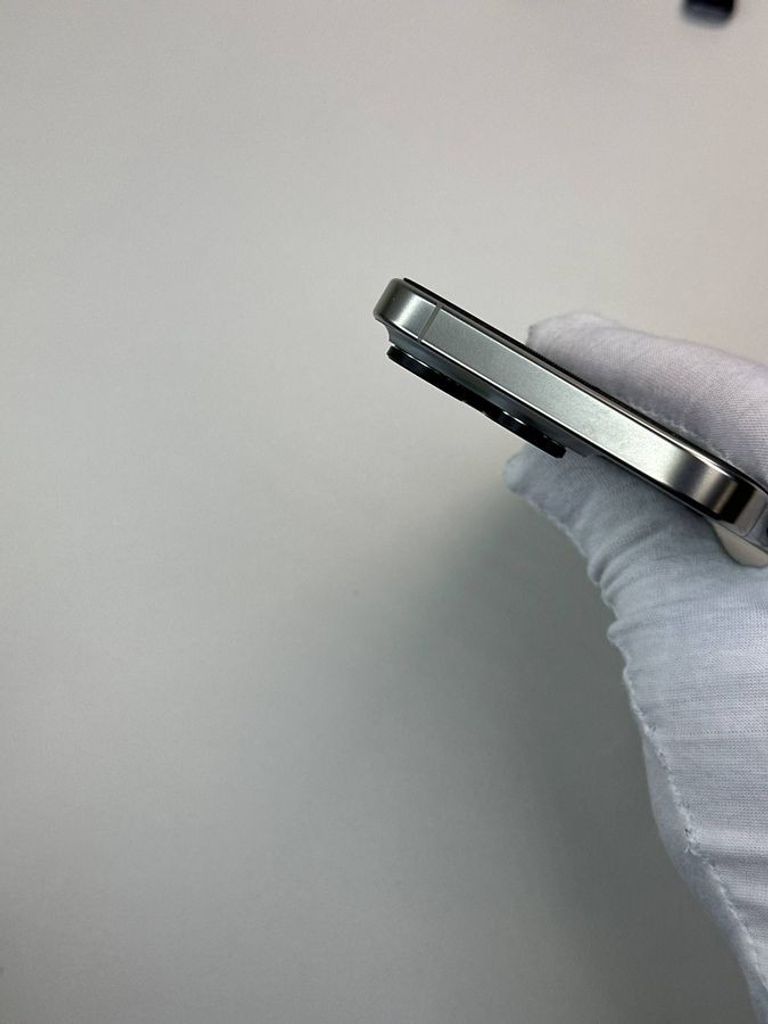 Apple iphone 16 pro max 256gb Код:01-200782626. Изображение 16