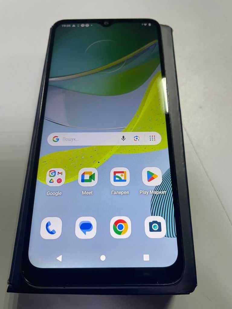 Купити Motorola moto e13 2/64gb Б/У