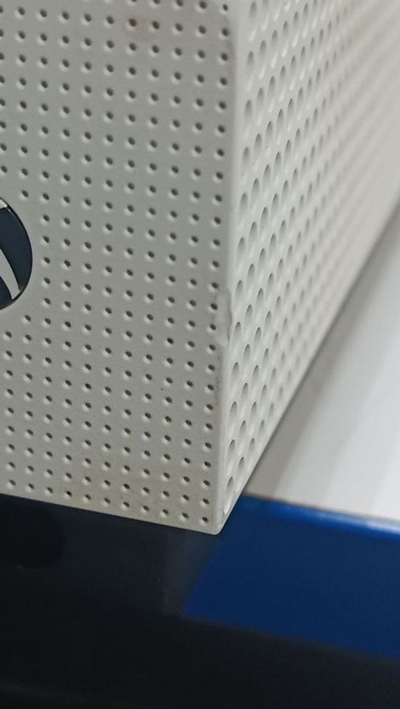 Купити Microsoft Xbox One S 1TB Б/У