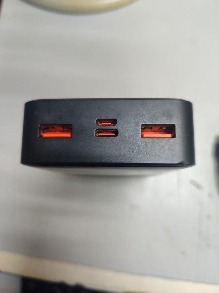 Дешево Baseus bipow pro digital display 20w 10000mah ppbd040105 з ломбарду