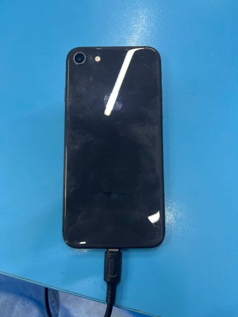 Дешево Apple iphone 8 64gb з ломбарду