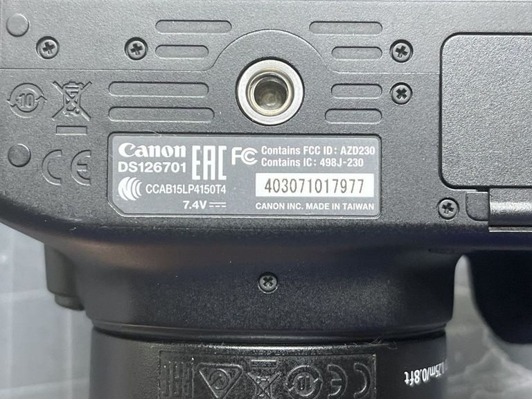 Дешево Canon eos 4000d + ef-s 18-55mm macro 0-25m 0,8ft з ломбарду