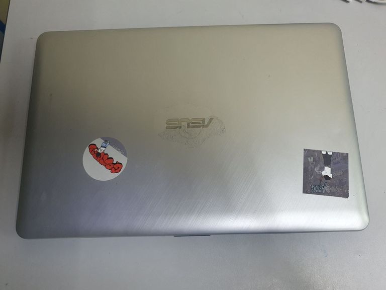 Дешево Asus 15/celeron n4000 ddr4/4gb ddr4/hdd 500 gb/ssd *відсутній/*інтегрована з ломбарду