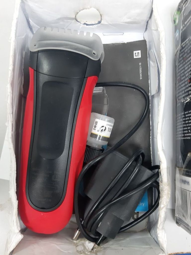 Купити Braun Series 3 310s Б/У