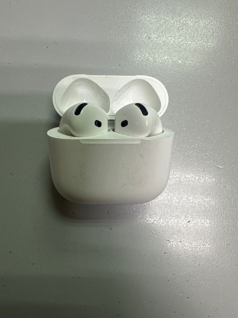 Купити Apple airpods 4 Б/У