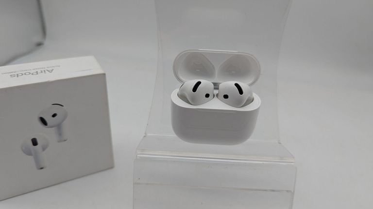 Купити Apple airpods 4 with active noise cancellation Б/У