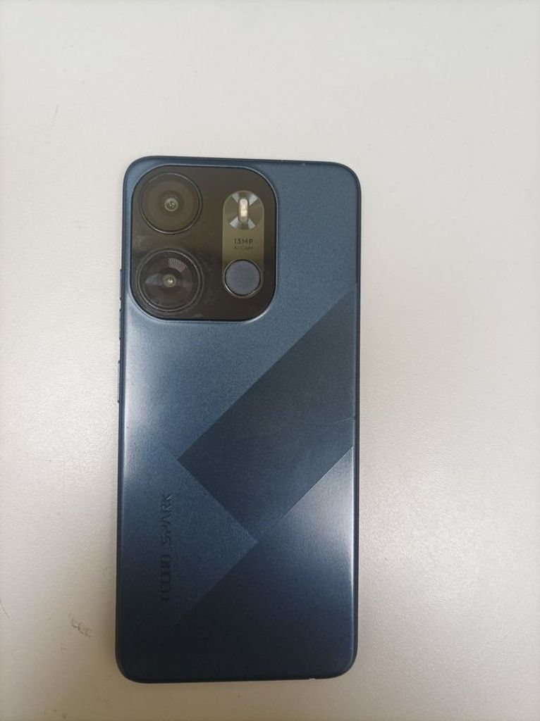 Дешиво Tecno spark go 2023 bf7 4/64gb с ломбарда