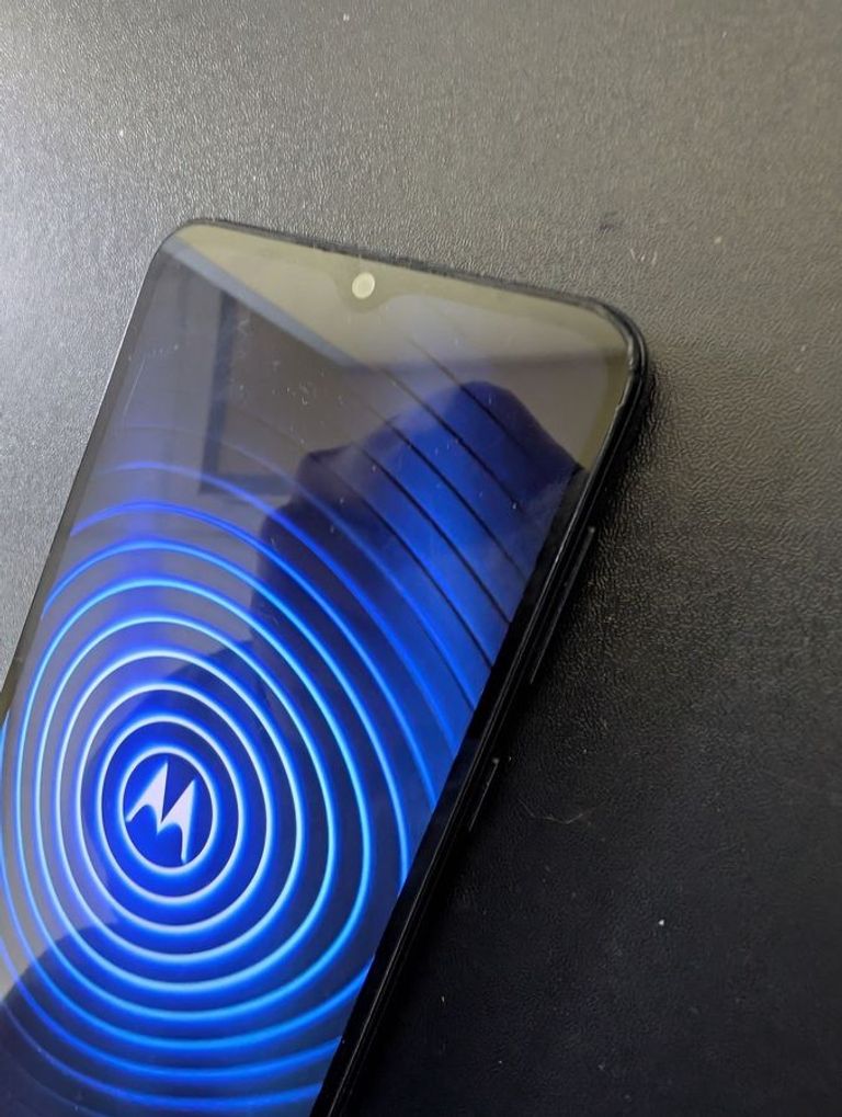 Объявление Motorola moto e13 8/128gb xt2345-3 Б/У