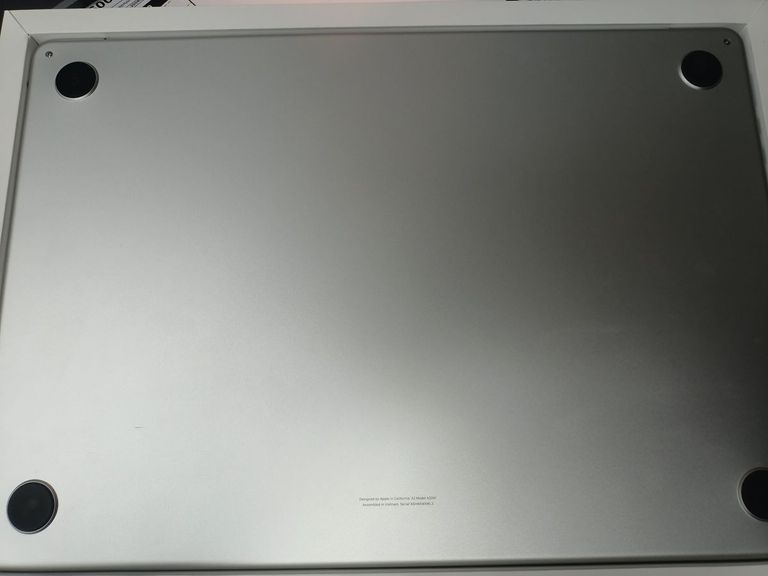 Объявление Apple macbook air 15" 2025 Б/У