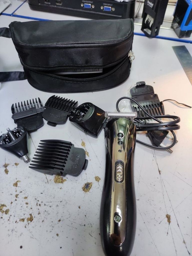 Дешиво Man Key multifunctional trimmer 7 в 1 с ломбарда