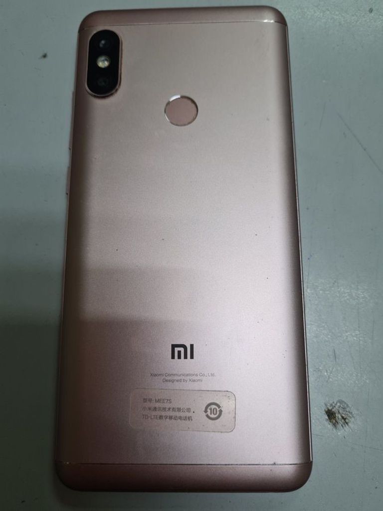 Купити Xiaomi Redmi Note 5 3/32GB Black Б/У