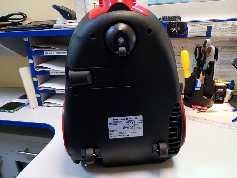 Дешево Rowenta Swift Power Cyclonic RO2913EA з ломбарду