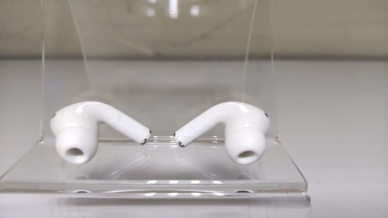 Apple airpods pro 2nd generation with magsafe charging case usb-c Код:01-200928405. Изображение 8