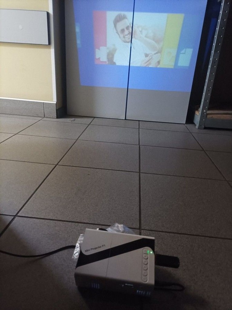 Розпродаж Без Виробника mini projector f1, продавець Техноскарб