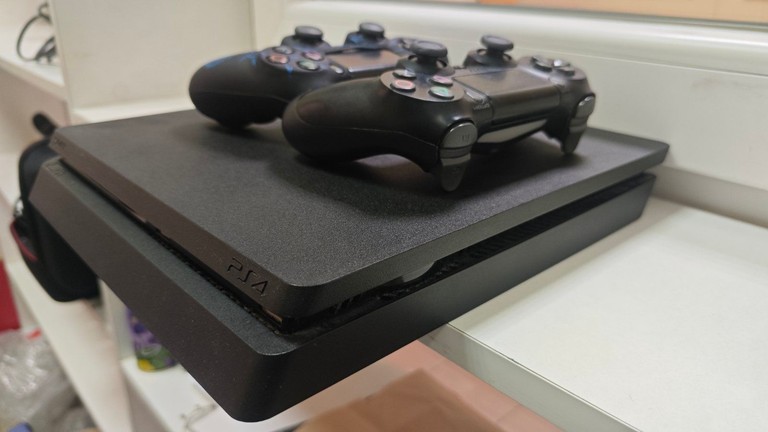 Дешево Sony PlayStation 4 Slim 1TB Black з ломбарду